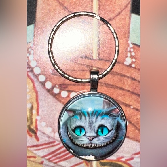 Cheshire cat key ring - Picture 1 of 4